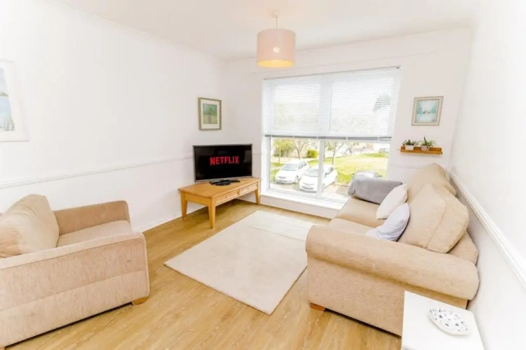 2 Bedrooms Apartment