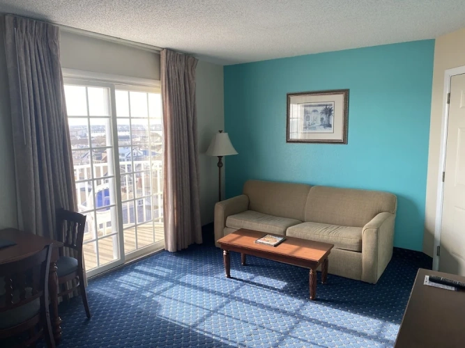 Standard Quadruple room with city view