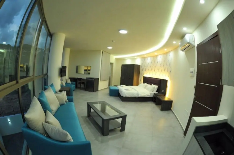 Le Six Resort Hotel