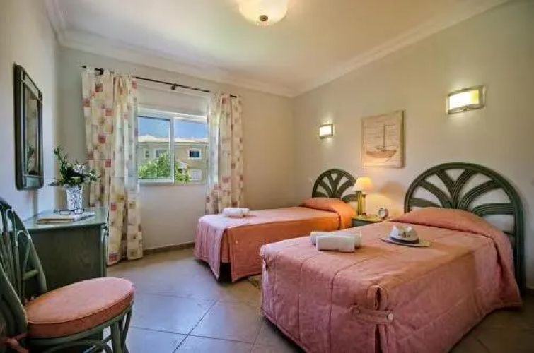 44 Fairviews Village Boavista