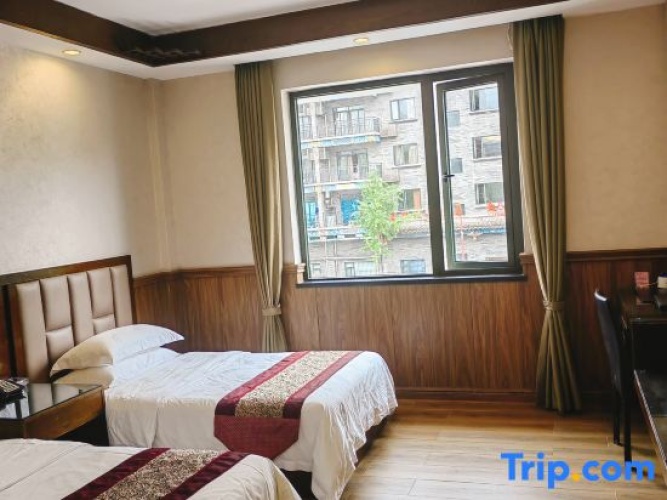 Standard Twin room with view