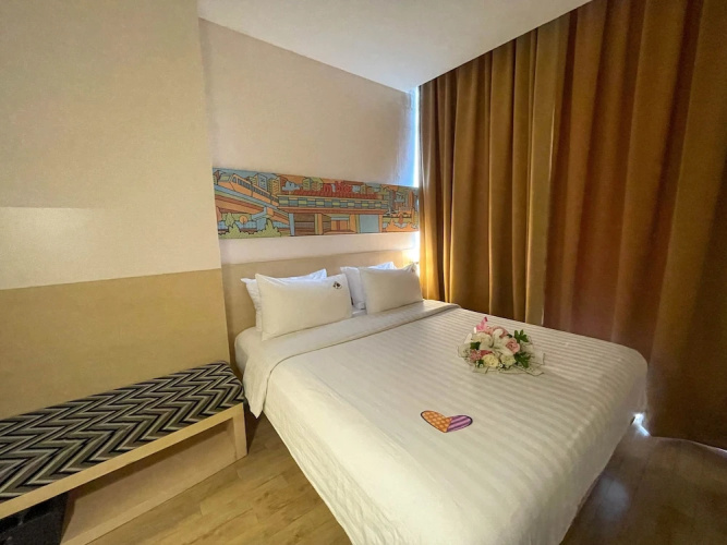MaxOneHotels Premier Melawai