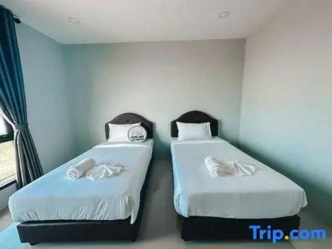 Standard Twin room with garden view