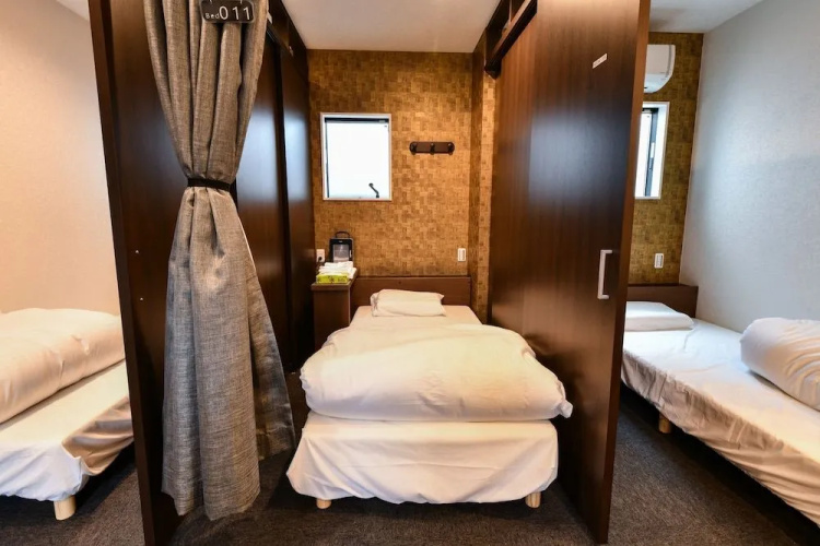 Grandouce Nishisugamo - Hostel, Caters to Men