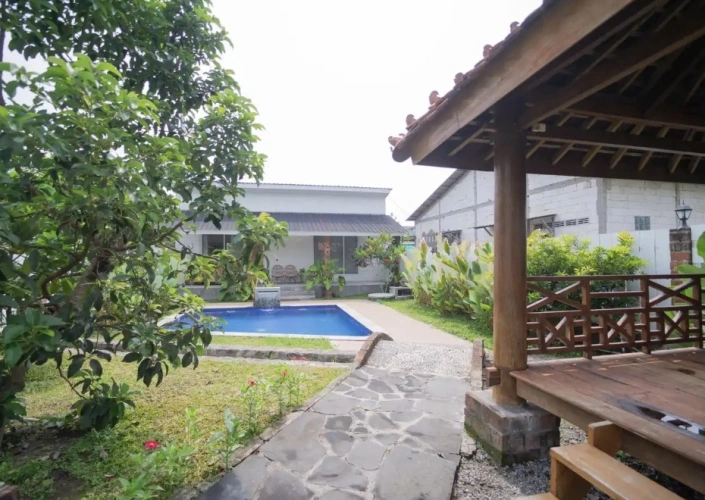 2 Bedrooms Villa