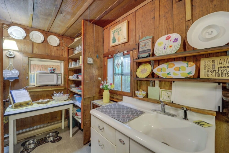 3 Bedrooms Cottage