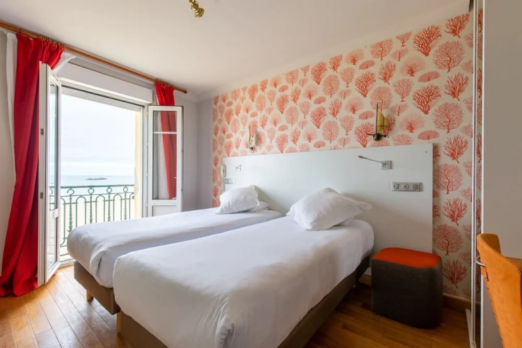 Superior Double room with balcony and with sea view