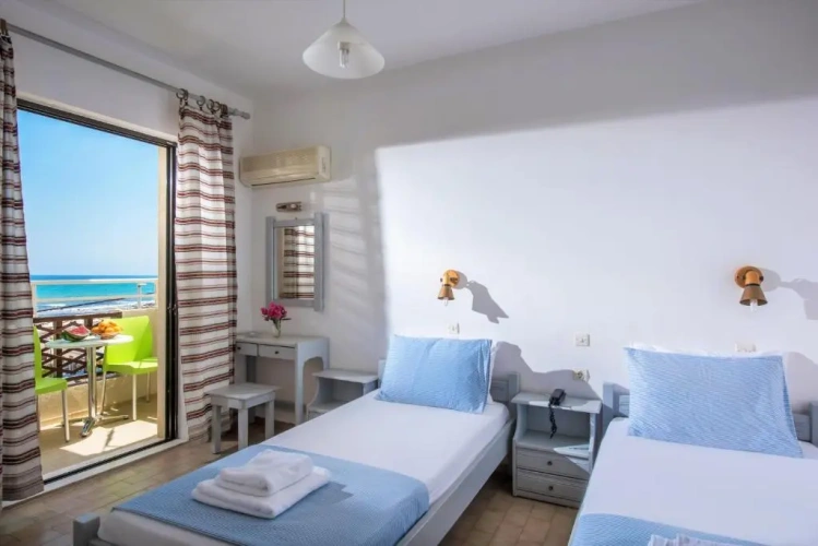 Standard Double room with balcony and with partial sea view
