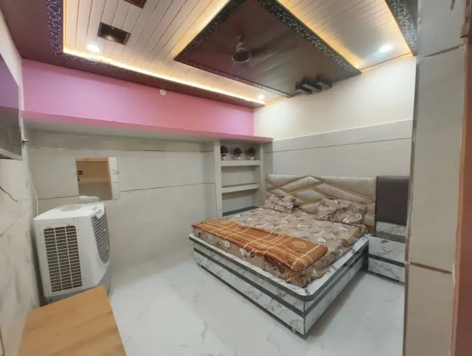 Superior Double Basement room