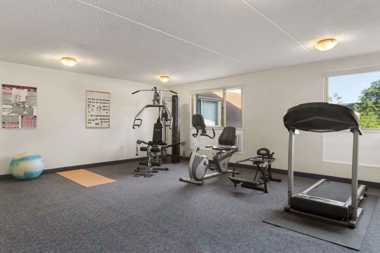 Days Inn By Wyndham Bridgewater Conference Center photo 11