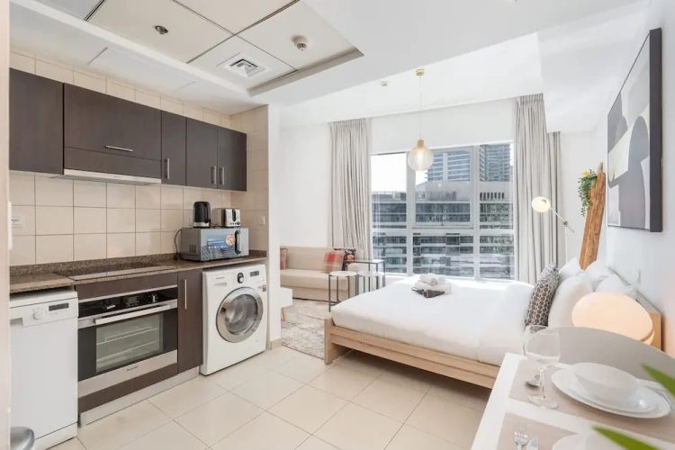 Chic Marina-view Studio in Bay Central Marina