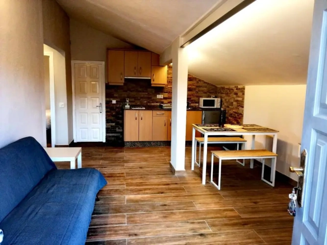 2 Bedrooms Apartment