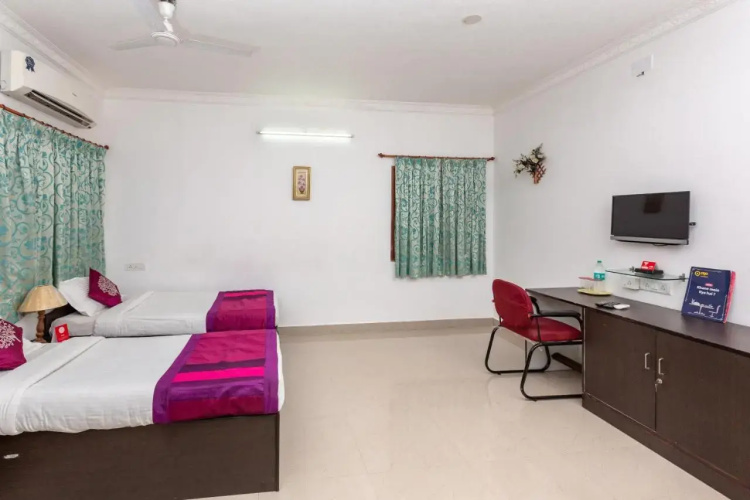 OYO 2140 Apartment Perungudi