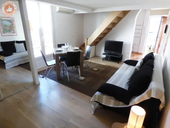 ALC - A523 - 4 min PALAIS AND BEACHES
