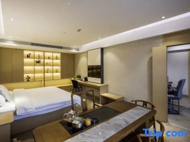 Deluxe Family Suite