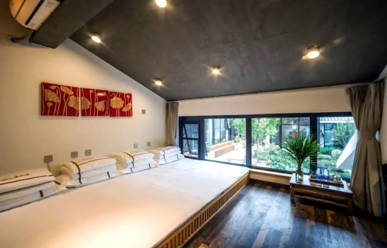 Carpenter's Rustic Courtyard-Great Wall