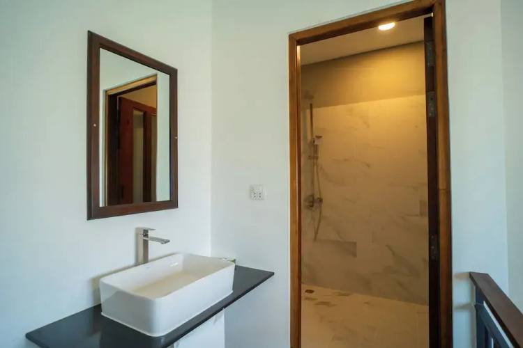 Green Amazon Hotel