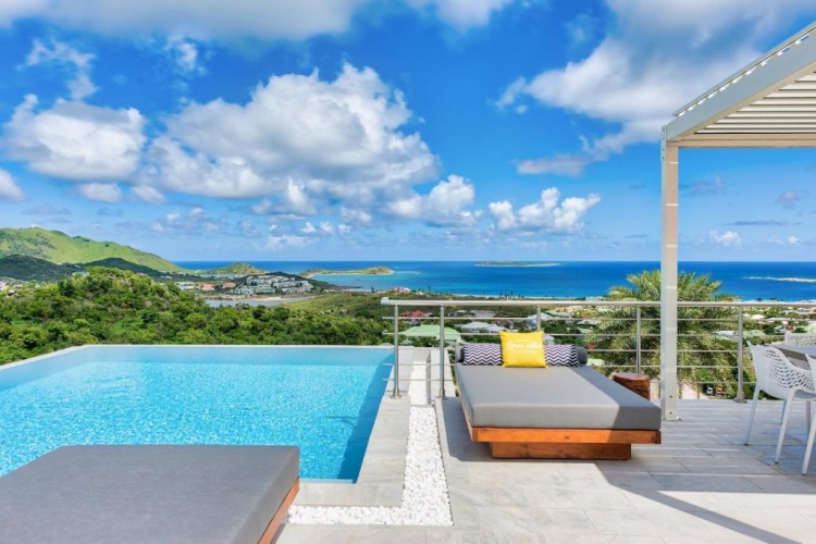 3 Bedrooms Villa