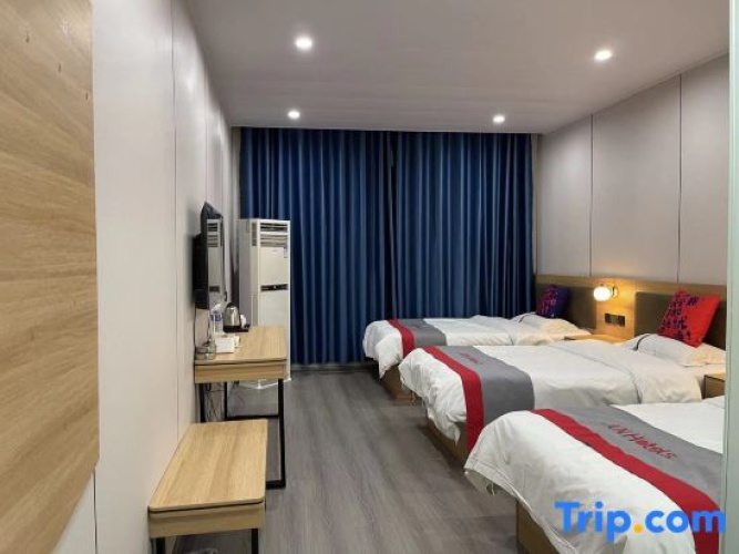 Business Triple room