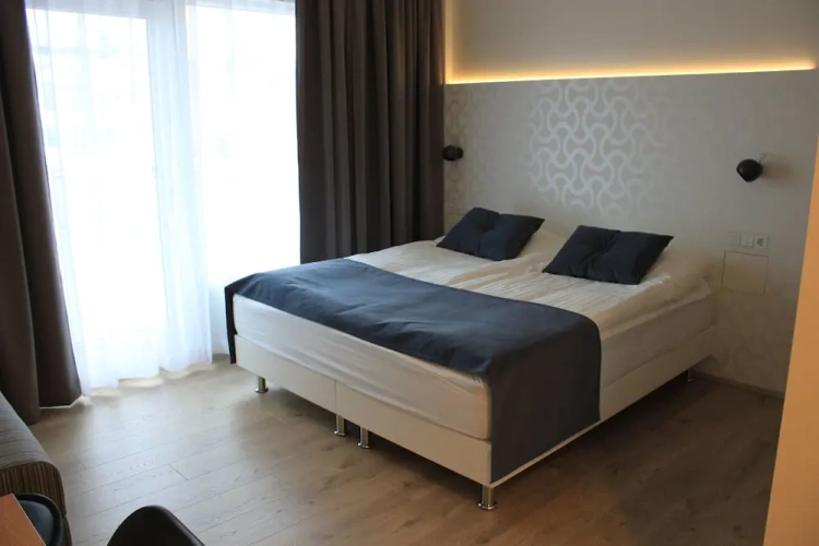Deluxe Studio