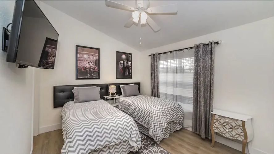 2545 Windsor Hills