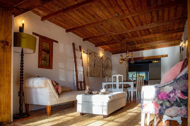 Oak Falls Accommodation