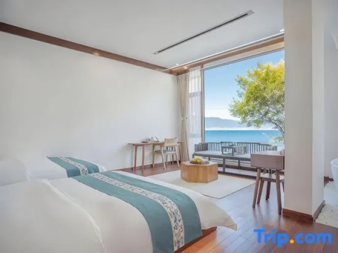 Standard Twin room with sea view
