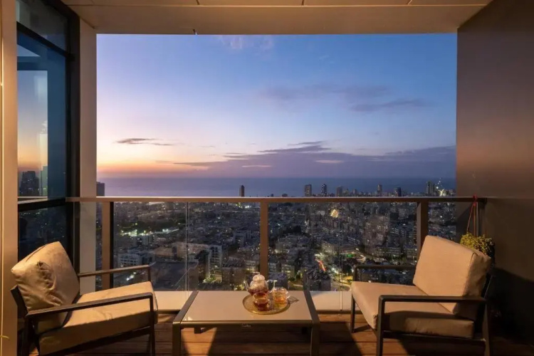 Luxury 3 Bedroom Oceanview Apt