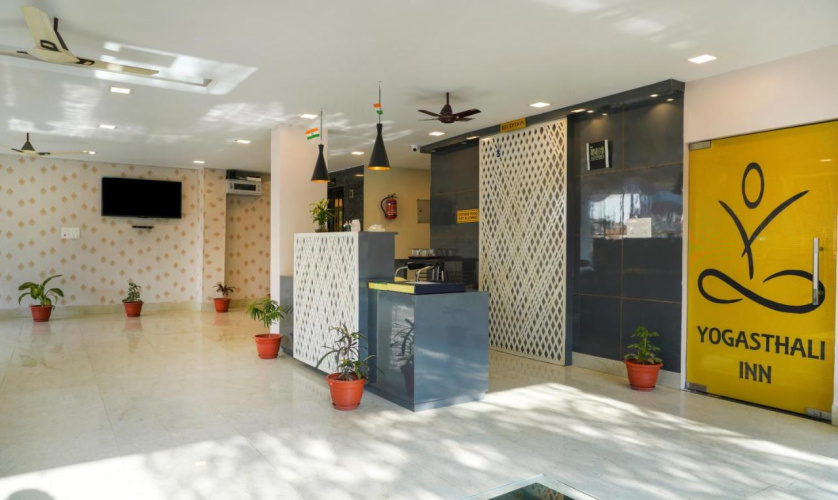 FabHotel Yogasthali Inn