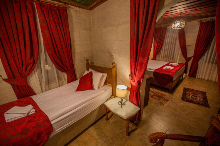 Hermes Cave Hotel