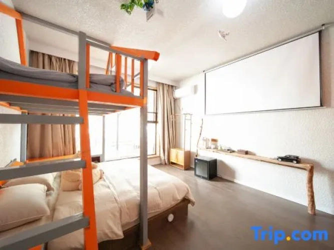 Deluxe Triple Family Suite