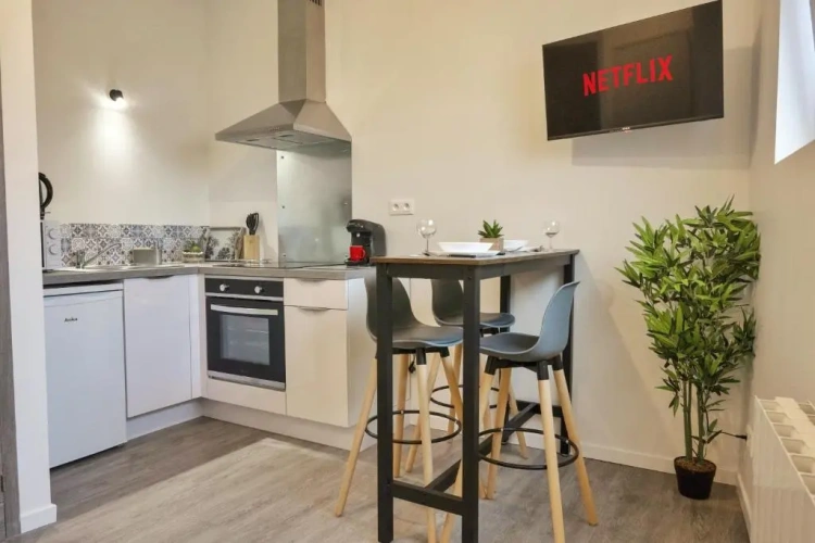 1 Bedroom Apartment