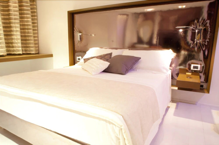 Face to Face House - Guest House