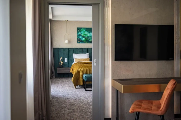 Deluxe Family Suite