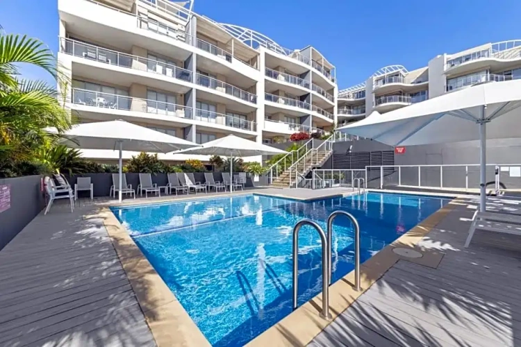 2 Bedrooms Apartment