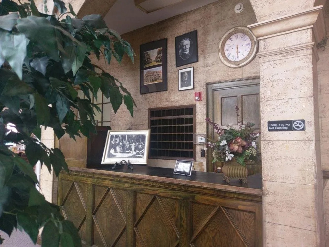 Hotel Harris