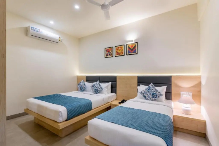 Iris Suites