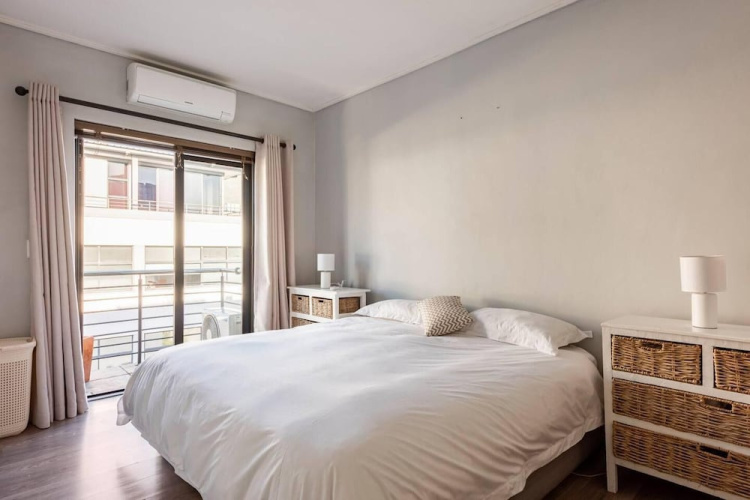 3-bed, Sleeps 6, Free Parking