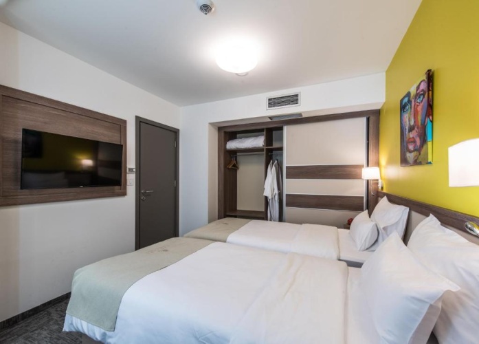 1 Bedroom Suite