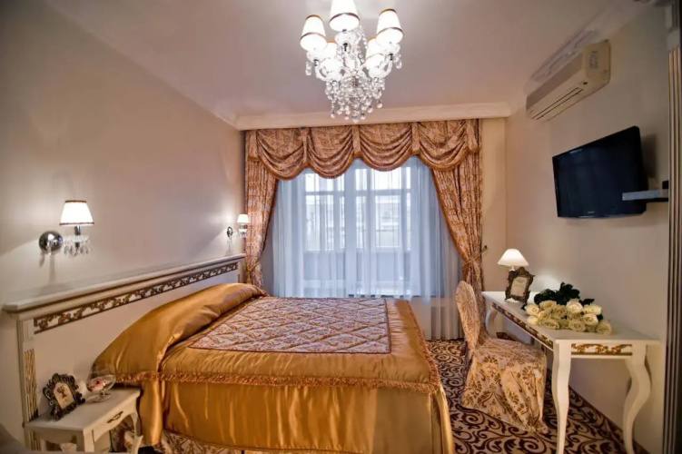 Royal City Hotel