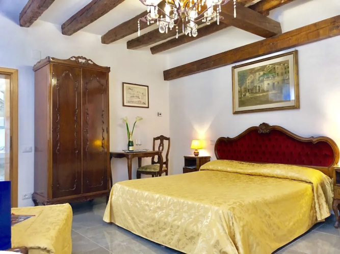 Ariel Silva Venice Apartments