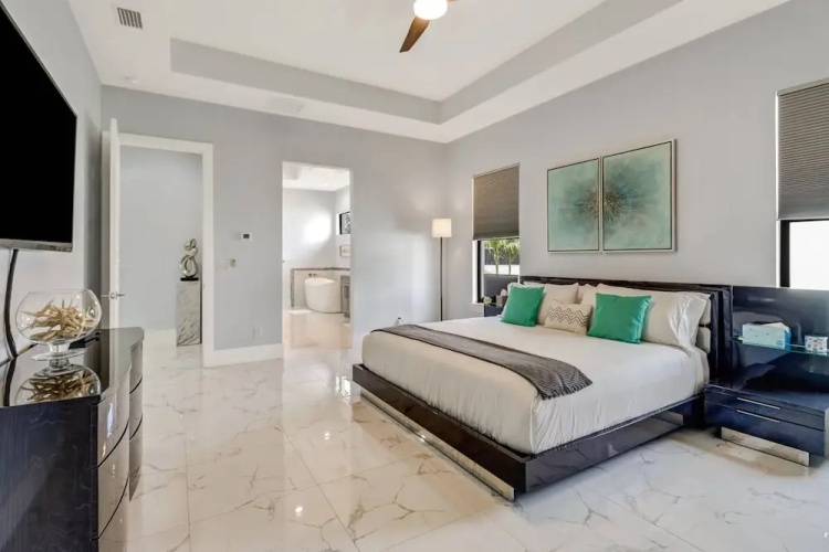 3915 Gulfstream Pkwy