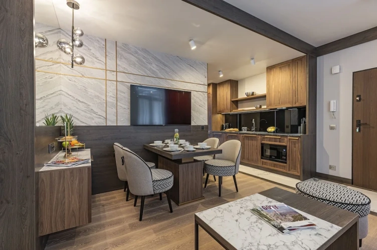 Deluxe Apartment
