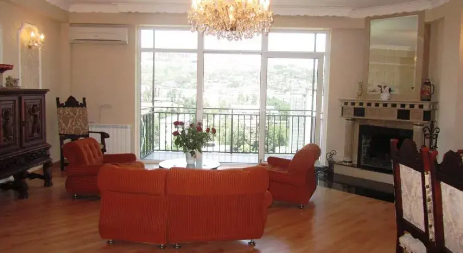 Maya's Flat