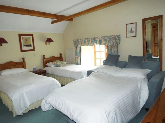 Roade House Hotel