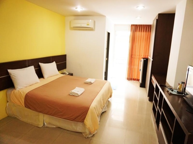 Standard Twin room with balcony