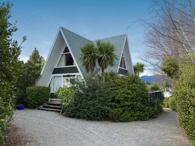 3 Bedrooms Cottage