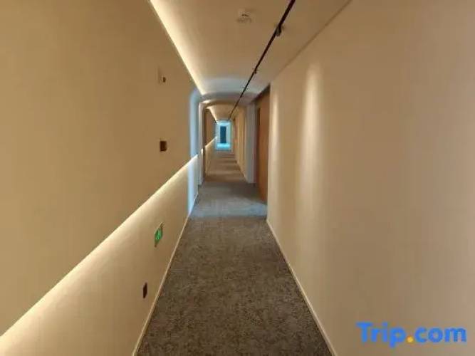 whisper tide hotel