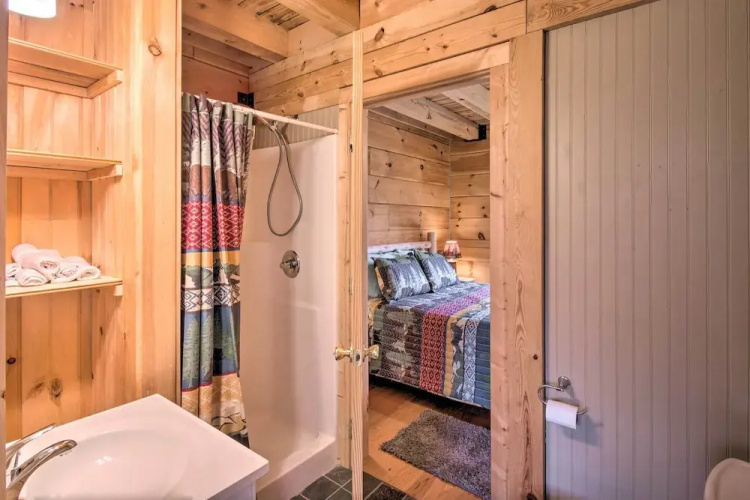 Beech Mountain Cabin w/ 180° Views: Near Hiking!