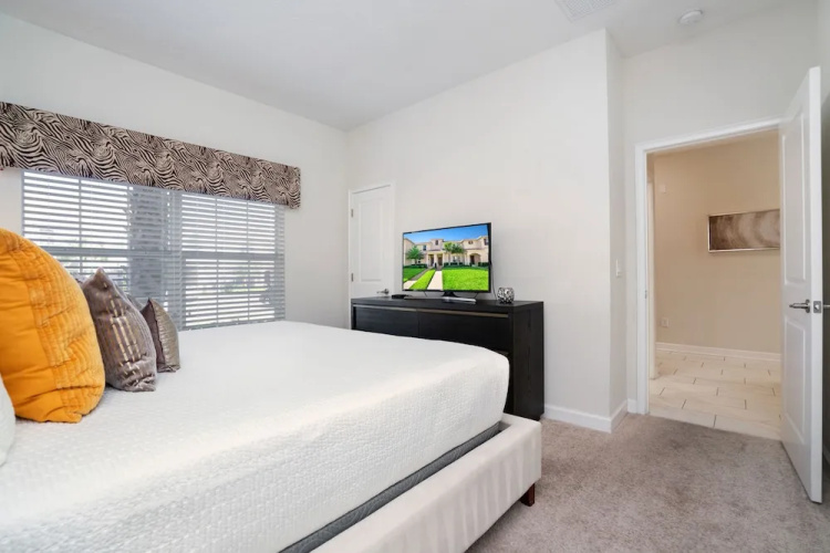 4888 Romeo Circle